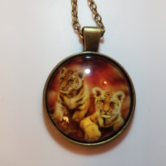 Vintage Fashion Necklace tiger glass pendant - Picture 1 of 3